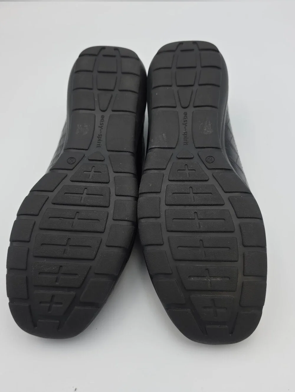 Easy Spirit Women’s Black Croc-Embossed Slip-On  Loafers Size 10M
